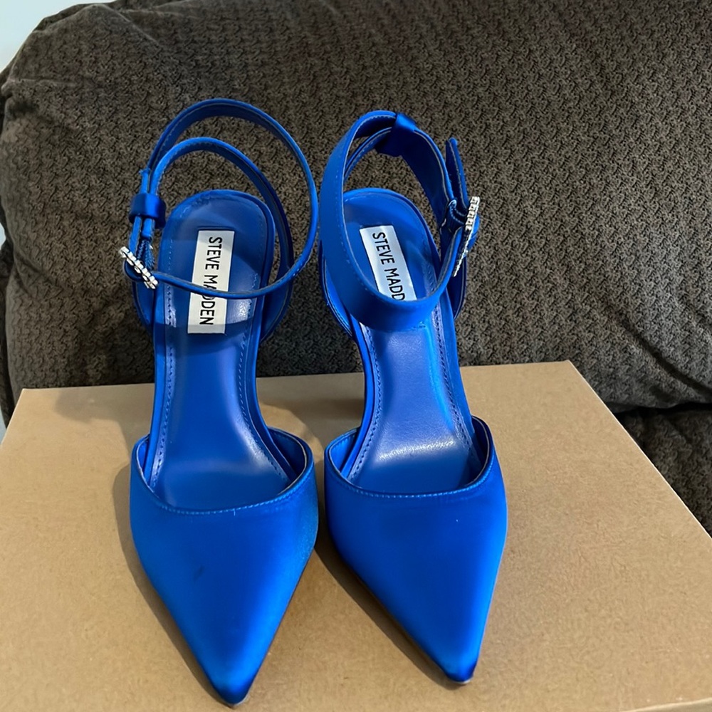 Band new Steve Madden pumps.